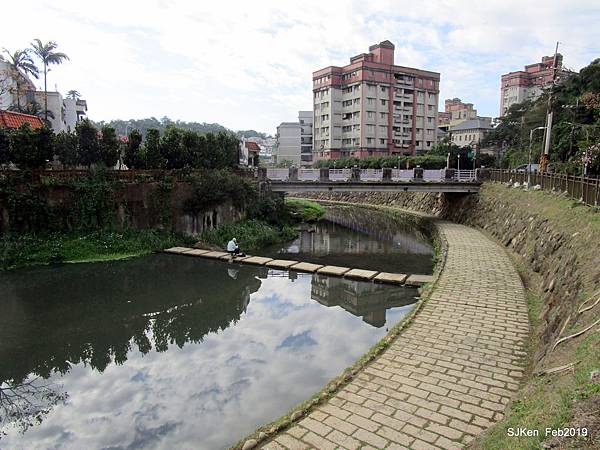 005-IMG_0215.JPG 005-IMG_0215.JPG