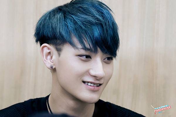 130808_exo_young-street_tao_18.jpg