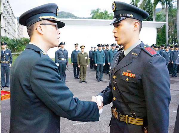 陸軍官校實習幹部肩飾演變史 陸軍官校實習幹部肩飾演變史