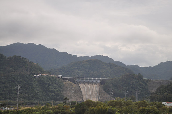 遠眺石門水庫.jpg