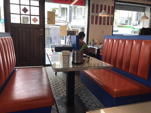 [食記] 台北 行運冰室 鳳檸雞槌飯入味好下飯