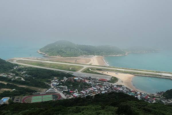 雲幕高愈來愈低了... : o