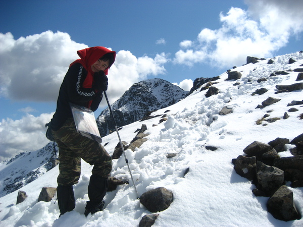 was steep though, NOT the top yet, still hiking, but I did claw on the snow a few times...