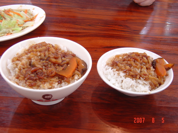 大碗＆小碗的魯肉飯