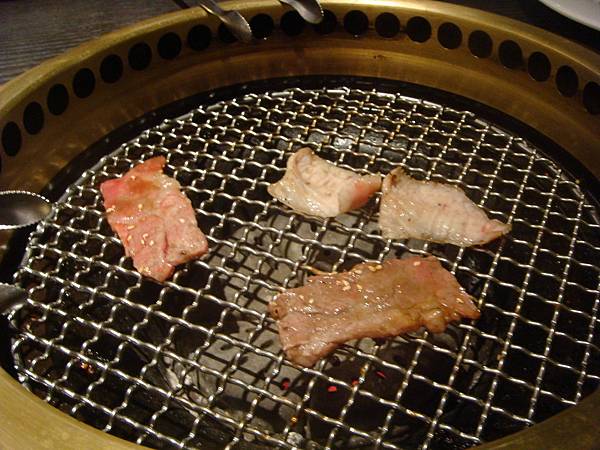 燒烤中肉片