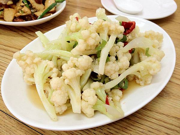 涼拌白花菜 涼拌白花菜