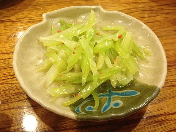 涼拌芹菜30元