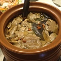 菌菇烏骨雞鍋