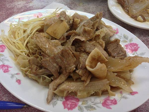 綜合切盤(大)180元 綜合切盤(大)180元