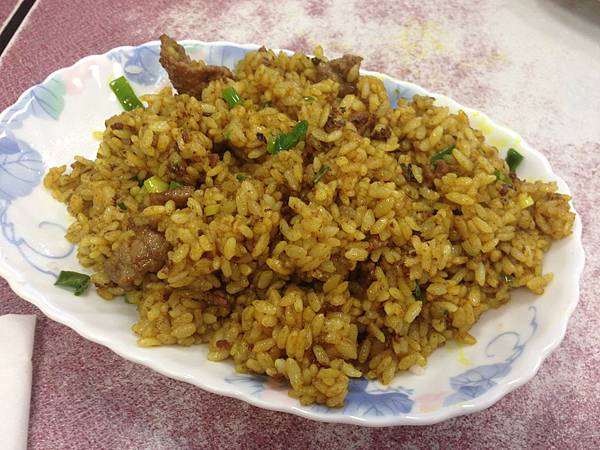 炒咖哩牛肉飯100元 炒咖哩牛肉飯100元