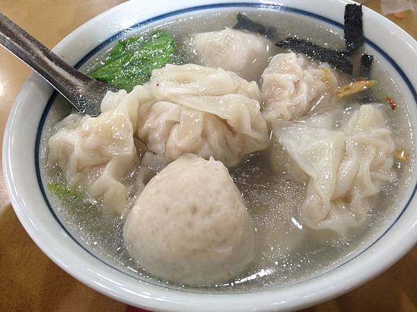 大餛飩加魚丸70元 大餛飩加魚丸70元