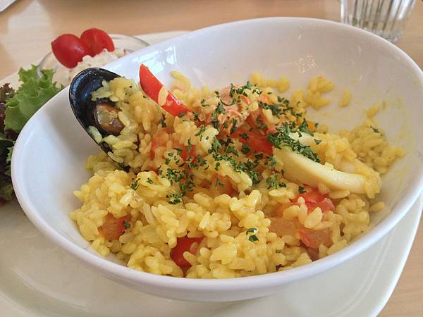 西班牙風番紅花海鮮燉飯