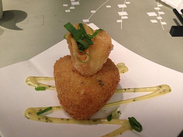 香蔥鮭魚炸飯糰