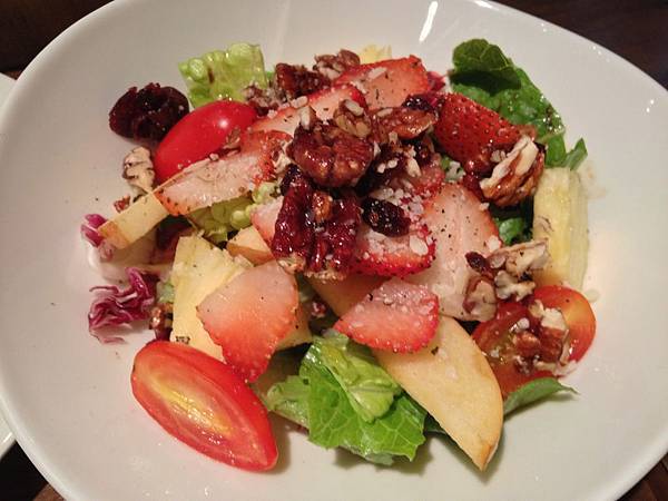 草莓胡桃沙拉