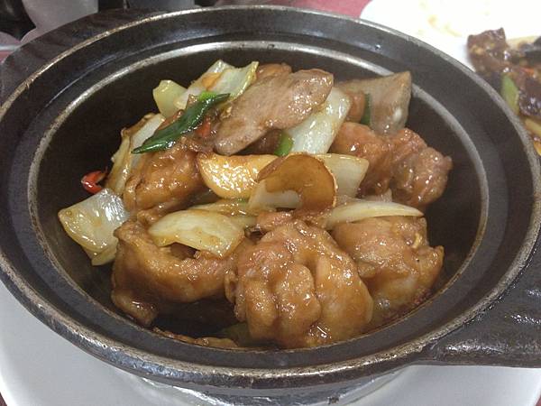 嘖嘖滑雞煲 嘖嘖滑雞煲