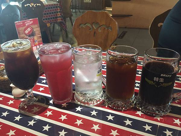 冰美式咖啡＆蔓越莓汽泡果醋＆雪碧＆檸檬紅茶＆可樂