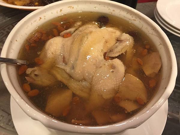 山藥鮑魚燉全雞