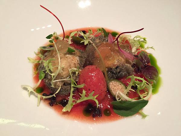 慢燉鮑魚佐拿坡里番茄醬 慢燉鮑魚佐拿坡里番茄醬