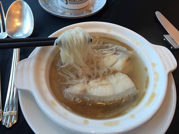 麻油龍膽麵線盅