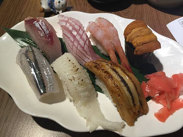 綜合握壽司520元