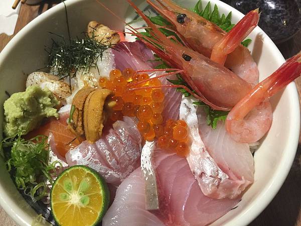 肥貓人氣海鮮丼飯