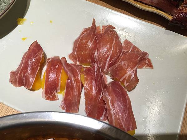 義式風乾牛肉搭水蜜桃 義式風乾牛肉搭水蜜桃