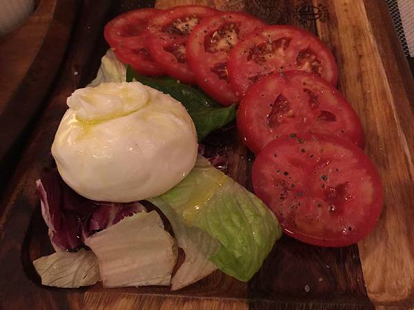 蕃茄水牛起司沙拉