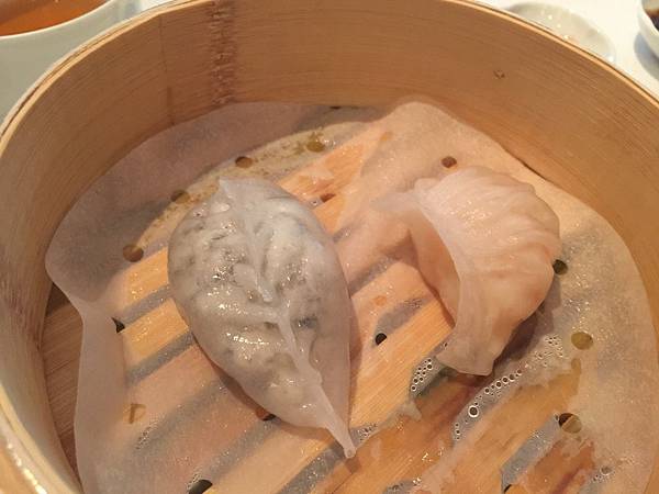 松露蛋白蟹肉餃&筍尖蝦餃皇 松露蛋白蟹肉餃&筍尖蝦餃皇