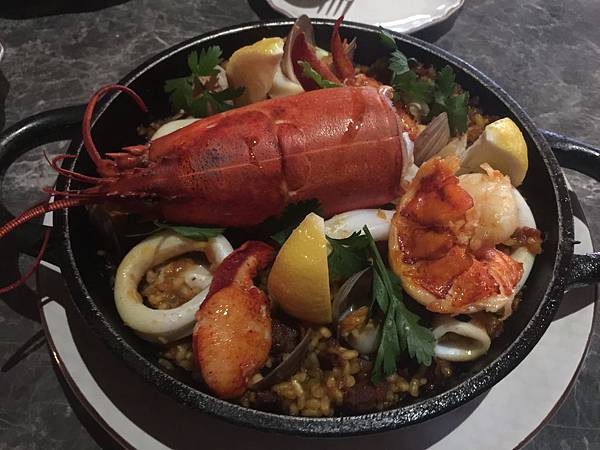 西班牙龍蝦海鮮飯