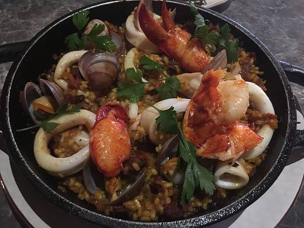 西班牙龍蝦海鮮飯