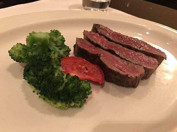 頂級美國肋眼上蓋牛排六盎司