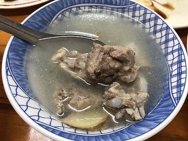 肉骨湯 肉骨湯