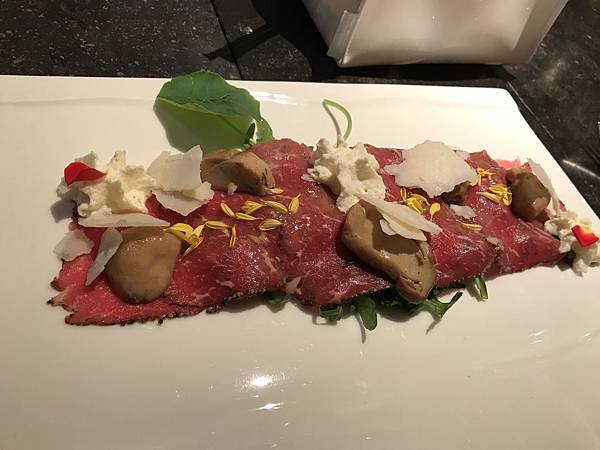 生牛肉薄片沙拉 生牛肉薄片沙拉