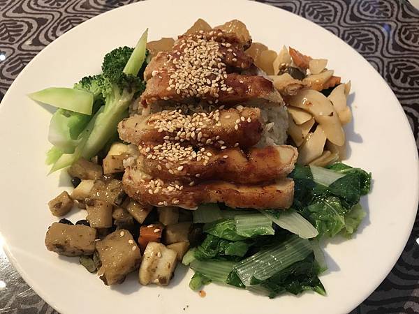 紅麴燒肉飯 100元