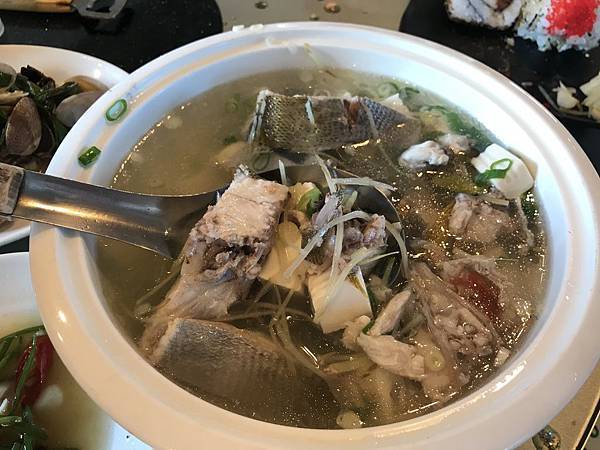黃雞魚湯400元