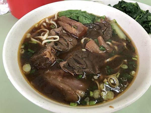 半筋半肉麵（小）160元