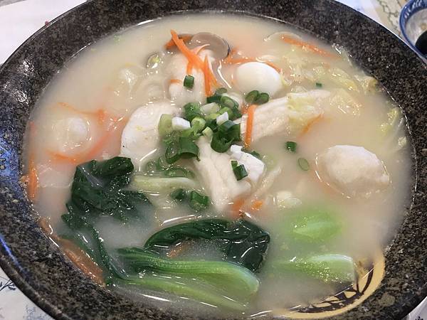 豚骨蛤蜊鯛魚拉麵，150元