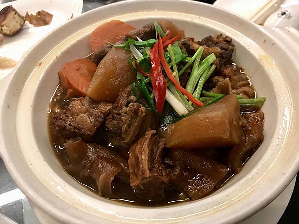 砂鍋牛腩牛筋煲 砂鍋牛腩牛筋煲