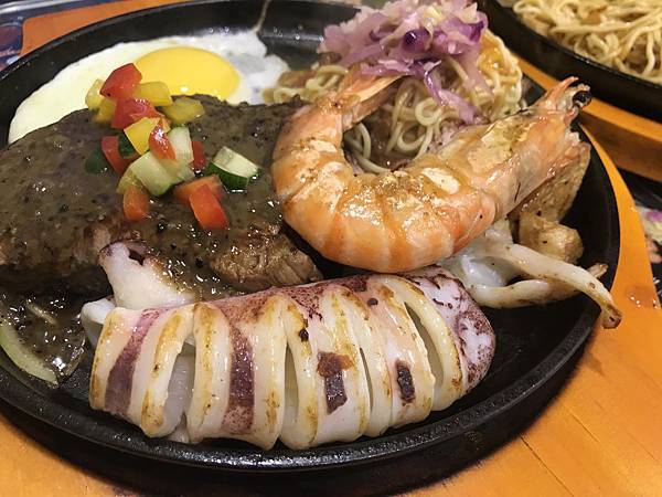 At5w1Ey6QLyVutirj0UQYA.jpg At5w1Ey6QLyVutirj0UQYA.jpg