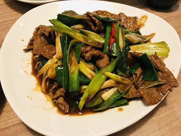 蔥爆牛肉380元