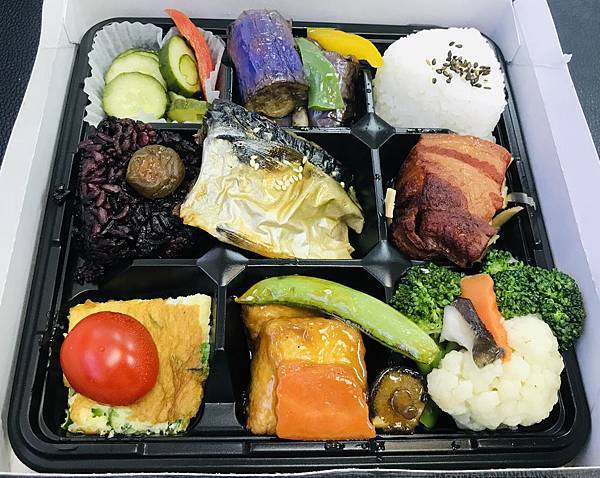 沃田9飽盒1個245元