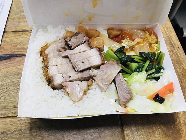 化皮燒肉飯100元 化皮燒肉飯100元