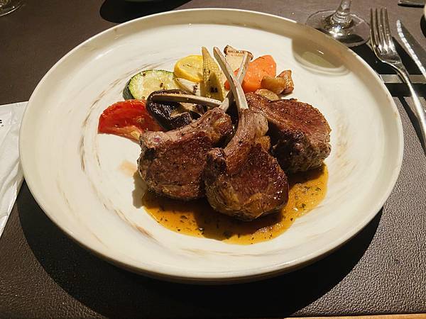 IMG_E5583.JPG IMG_E5583.JPG