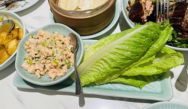 歡迎小伶姊跟小綠之上海鄉村天母別館 歡迎小伶姊跟小綠之上海鄉村天母別館