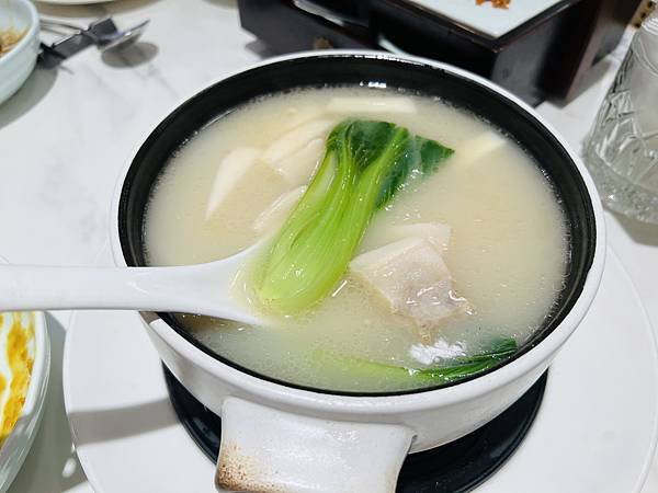 歡迎小伶姊跟小綠之上海鄉村天母別館 歡迎小伶姊跟小綠之上海鄉村天母別館