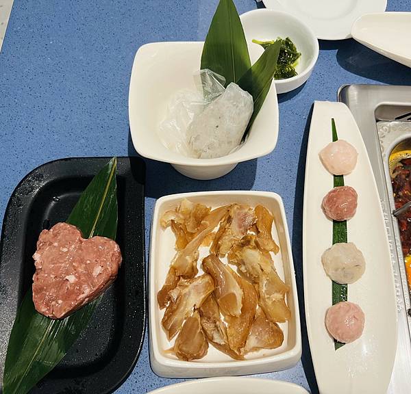 嚐鮮試營運的海底撈火鍋新莊宏匯店 嚐鮮試營運的海底撈火鍋新莊宏匯店