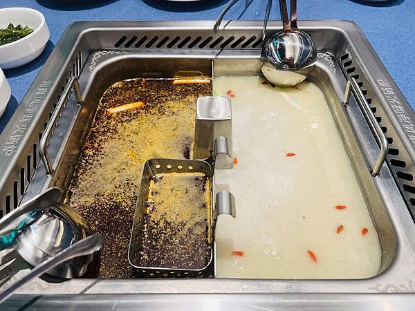 嚐鮮試營運的海底撈火鍋新莊宏匯店 嚐鮮試營運的海底撈火鍋新莊宏匯店