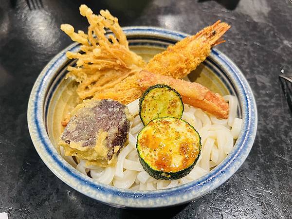 假日生意很好的陶板屋板橋捷運新埔店