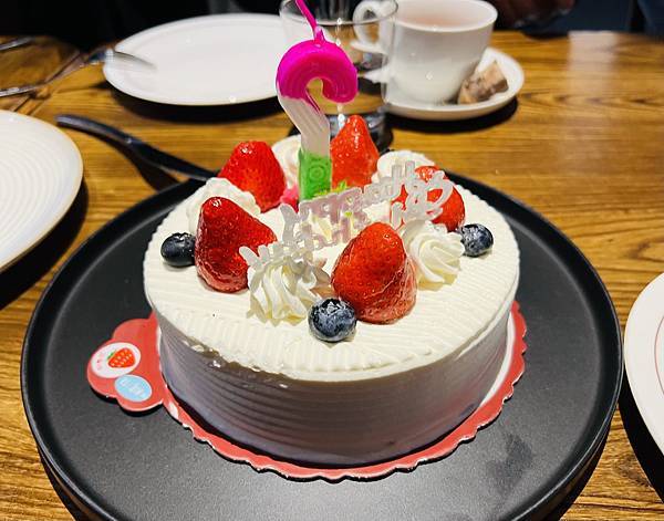 NOKE忠泰樂生活JK STUDIO法式餐酒館的慶生午餐 NOKE忠泰樂生活JK STUDIO法式餐酒館的慶生午餐