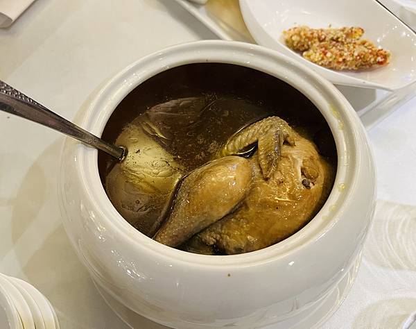 阿驥與小如的同窗&籃球情緣-青青食尚花園會館